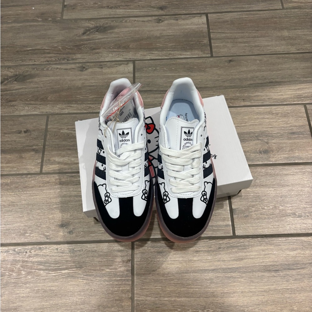 Adidas Samba x Hello Kitty - Picture 2 of 5